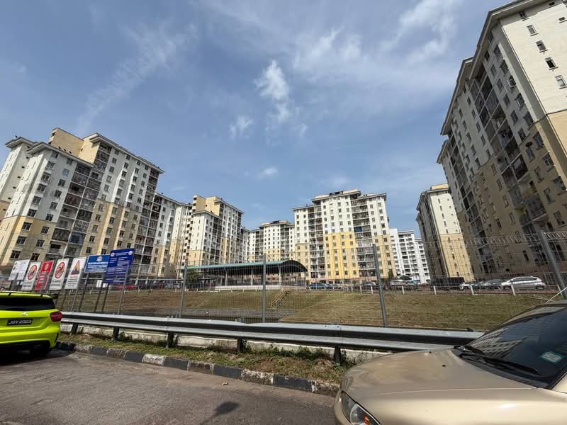 Pangsapuri untuk Dijual di Taman Larkin Idaman Plot C - Seri Wangi - Exterior - PropertyGuru.com.my
