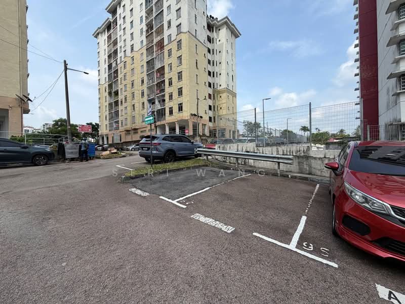 Pangsapuri untuk Dijual di Taman Larkin Idaman Plot C - Seri Wangi - Exterior - PropertyGuru.com.my