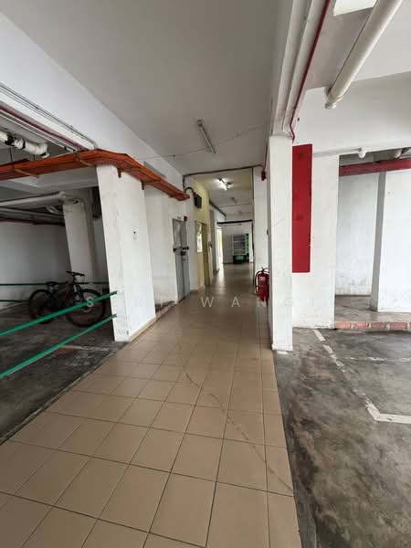 Pangsapuri untuk Dijual di Taman Larkin Idaman Plot C - Seri Wangi - Corridor - PropertyGuru.com.my