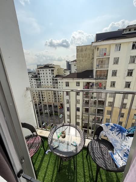 Pangsapuri untuk Dijual di Taman Larkin Idaman Plot C - Seri Wangi - Balcony - PropertyGuru.com.my