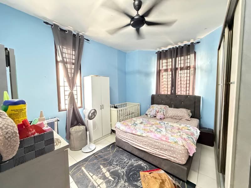 Pangsapuri untuk Dijual di Taman Larkin Idaman Plot C - Seri Wangi - Bedroom - PropertyGuru.com.my