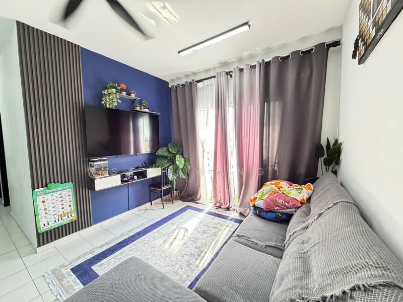 Pangsapuri untuk Dijual di Taman Larkin Idaman Plot C - Seri Wangi - Living Room - PropertyGuru.com.my