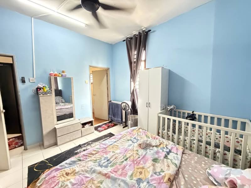 Pangsapuri untuk Dijual di Taman Larkin Idaman Plot C - Seri Wangi - Bedroom - PropertyGuru.com.my