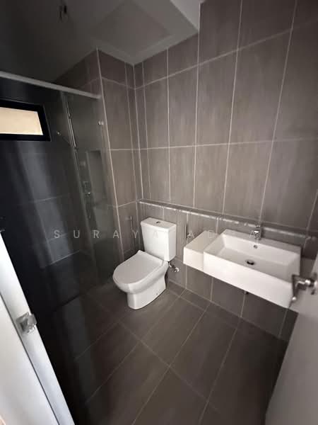 Kediaman Servis untuk Dijual di The Pulse Residence - Suraya Adha - Bathroom - PropertyGuru.com.my