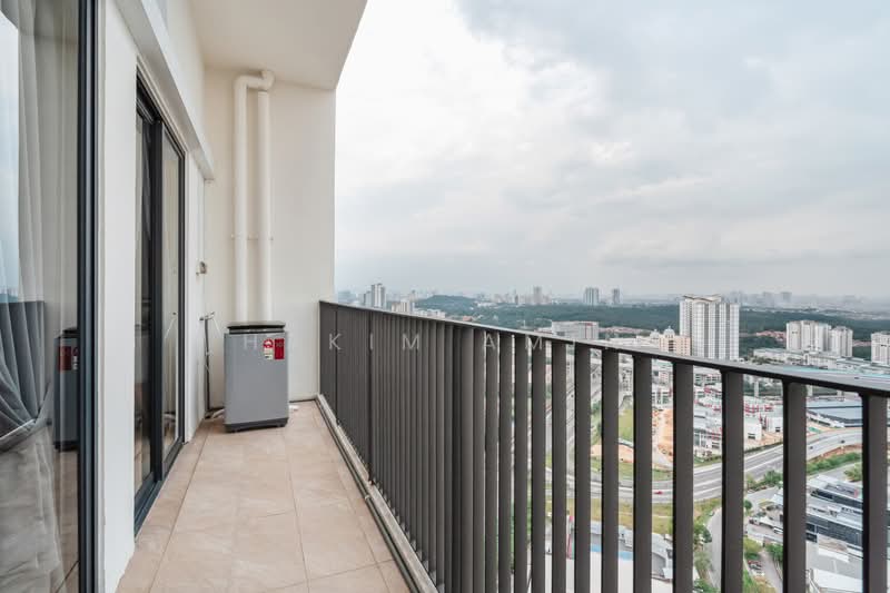 Kediaman Servis untuk Disewa di Emporis - Hakim Amin - Balcony - PropertyGuru.com.my