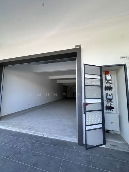 Shop / Office for Rent in Bandar Tropicana Aman (Telok Panglima Garang) - Edmund Kuah - Entrance - PropertyGuru.com.my
