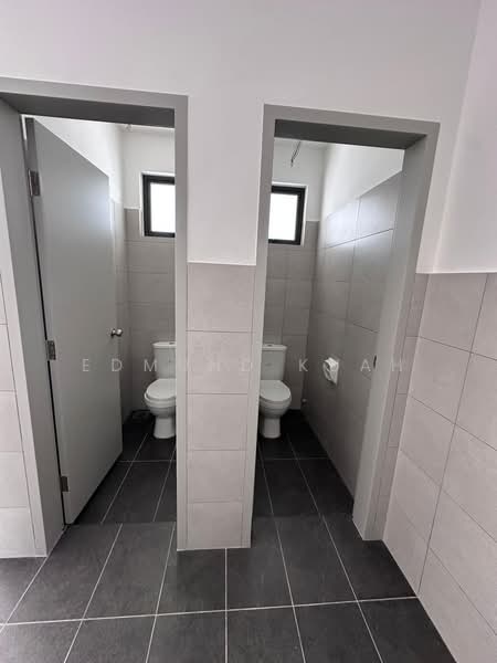 Shop / Office for Rent in Bandar Tropicana Aman (Telok Panglima Garang) - Edmund Kuah - Bathroom - PropertyGuru.com.my
