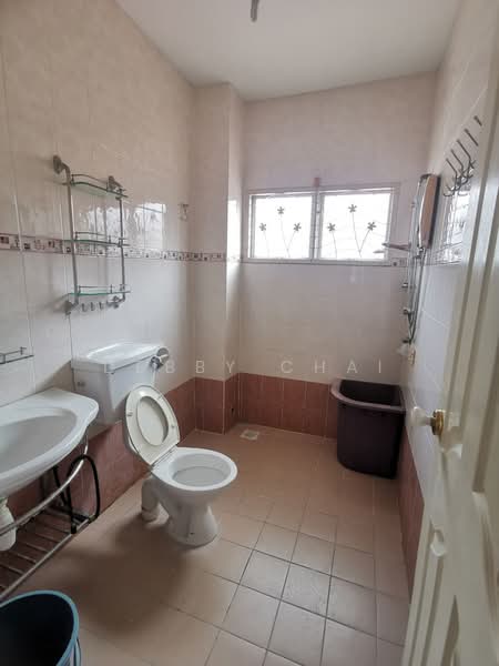 Terraced House for Sale in Taman Aman Putra (Puchong) - Debby Chai - Bathroom - PropertyGuru.com.my