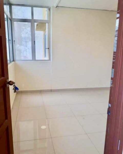 Flat for Sale at PKNS Seksyen 24 - Sariza Hartanah - Interior - PropertyGuru.com.my