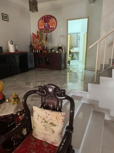 2-storey Terraced House for Sale in Seri Kembangan (Selangor) - Ron Liew - Living Room - PropertyGuru.com.my
