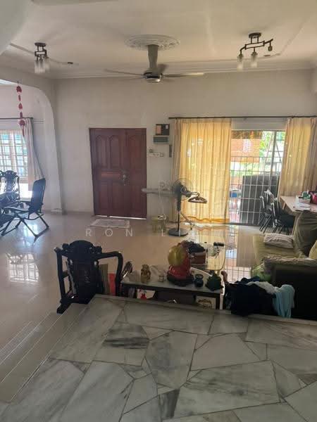 2-storey Terraced House for Sale in Seri Kembangan (Selangor) - Ron Liew - Living Room - PropertyGuru.com.my