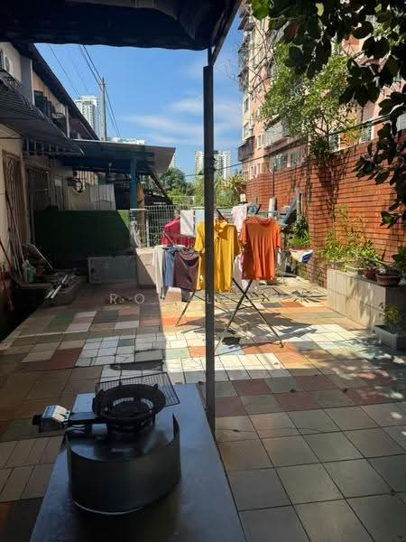 2-storey Terraced House for Sale in Seri Kembangan (Selangor) - Ron Liew - Exterior - PropertyGuru.com.my