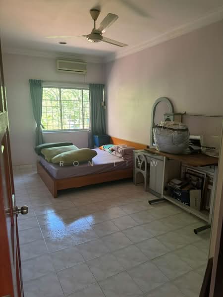 2-storey Terraced House for Sale in Seri Kembangan (Selangor) - Ron Liew - Bedroom - PropertyGuru.com.my