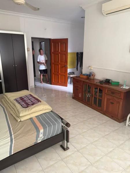 2-storey Terraced House for Sale in Seri Kembangan (Selangor) - Ron Liew - Bedroom - PropertyGuru.com.my