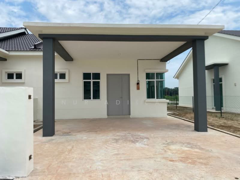 Rumah Berkembar untuk Dijual di Rumah Berkembar Setingkat di Lunas (Lunas) - Nur Adiilah - Exterior - PropertyGuru.com.my