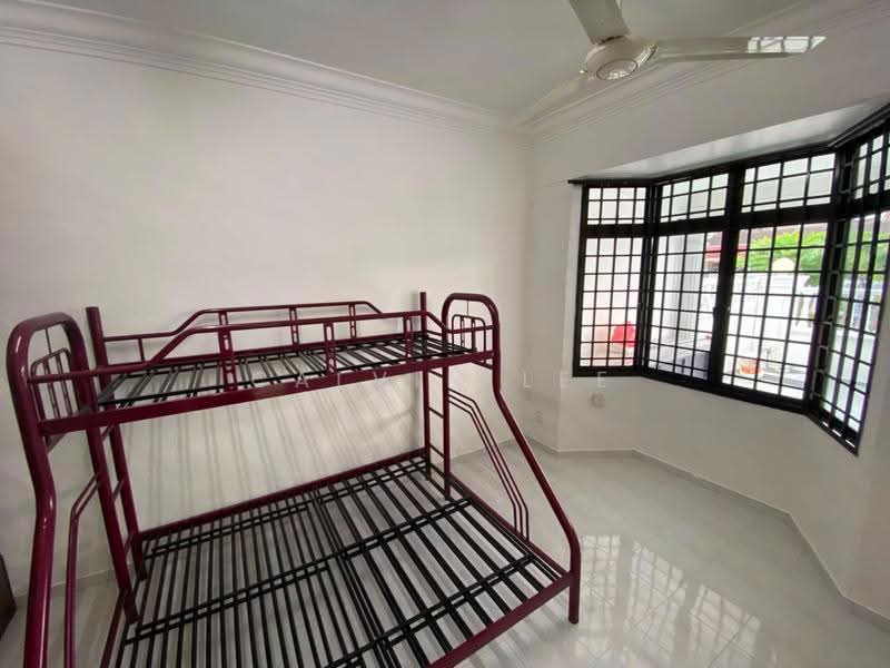 1-storey Terraced House for Rent in Taman Ungku Tun Aminah (Skudai) - Calvin Lee - Bedroom - PropertyGuru.com.my