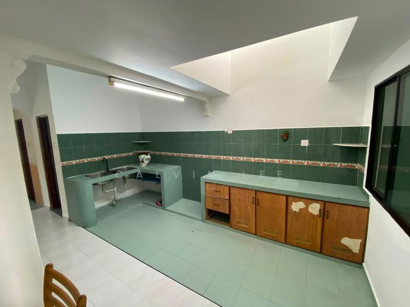 1-storey Terraced House for Rent in Taman Ungku Tun Aminah (Skudai) - Calvin Lee - Kitchen - PropertyGuru.com.my