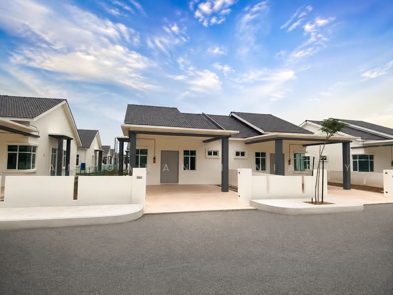Rumah Berkembar untuk Dijual di Rumah Berkembar Setingkat di Lunas (Lunas) - Sanggaran Muniandy - Exterior - PropertyGuru.com.my