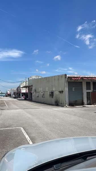Shop for Sale in Nilai 3 Wholesale Centre (Nilai) - Catherine Yong - Back Exterior - PropertyGuru.com.my