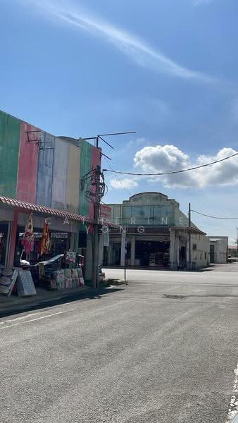 Shop for Sale in Nilai 3 Wholesale Centre (Nilai) - Catherine Yong - Exterior - PropertyGuru.com.my