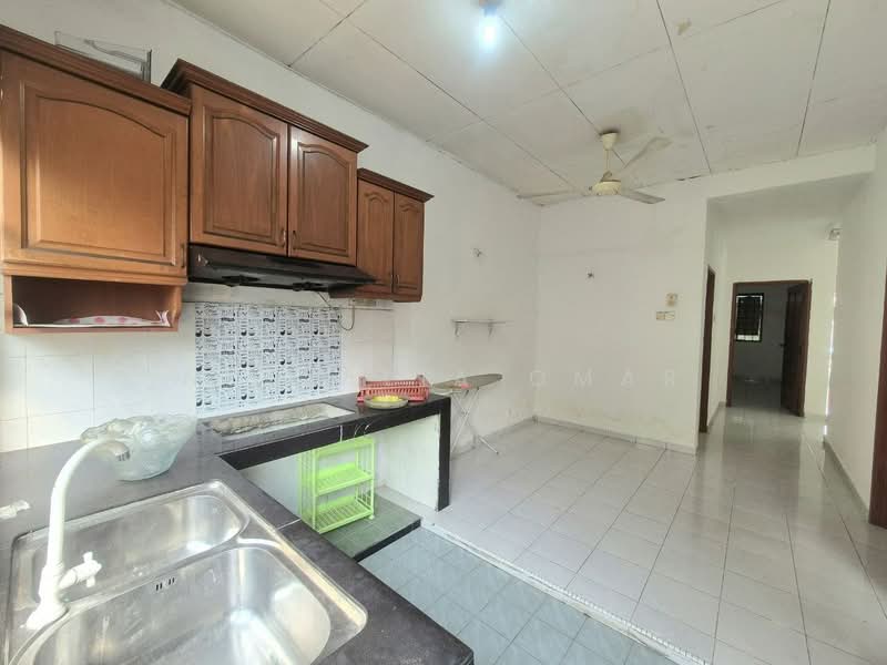 Rumah Teres 1-Tingkat untuk Dijual di Shah Alam (Selangor) - Nur Alia Omar - Kitchen - PropertyGuru.com.my