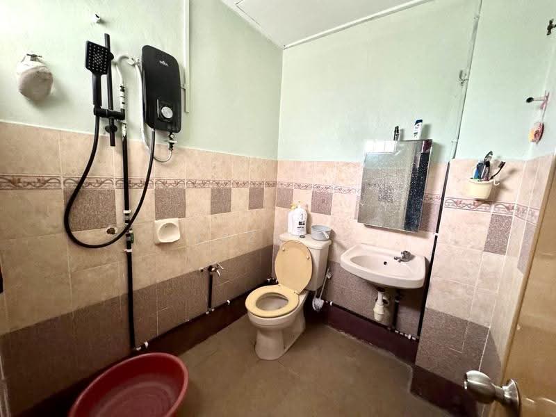 Rumah Teres 2-Tingkat untuk Dijual di Bandar Baru Bangi (Selangor) - Fazri . - Bathroom - PropertyGuru.com.my