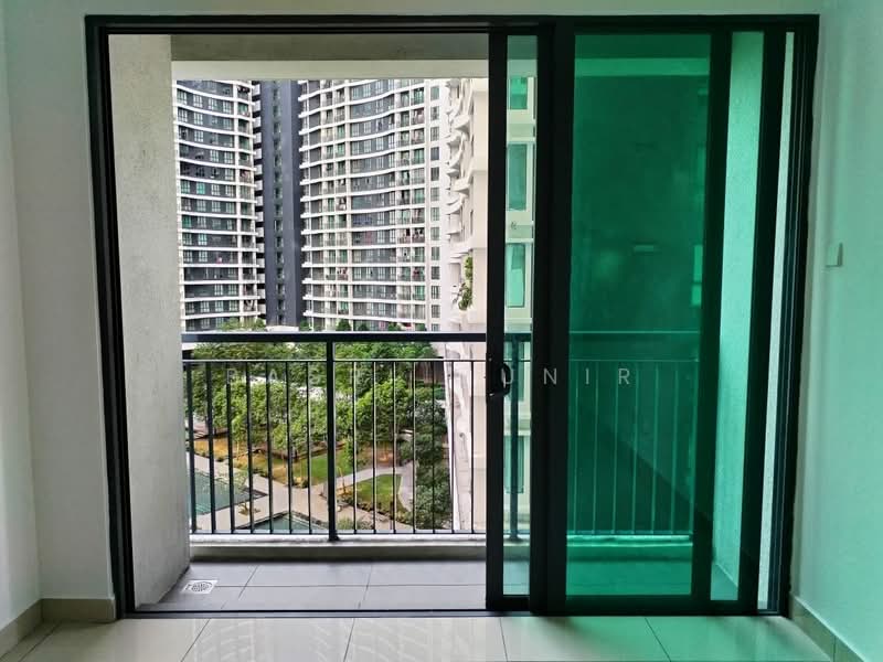 Kediaman Servis untuk Dijual di KL Traders Square - Basri Munir - Balcony - PropertyGuru.com.my