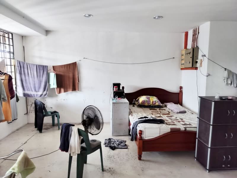 Terrace Factory for Sale in Bandar Baru Permas Jaya (Permas Jaya) - Yik Tat - Bedroom - PropertyGuru.com.my