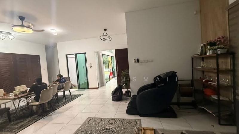 Bungalow House untuk Dijual di Shah Alam (Selangor) - Ismadi Ismail - Living Room - PropertyGuru.com.my