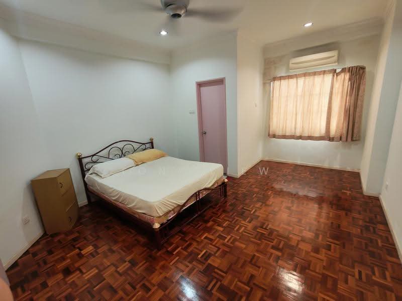 Kondominium untuk Dijual di Puncak Athenaeum - Tony Liew - Bedroom - PropertyGuru.com.my