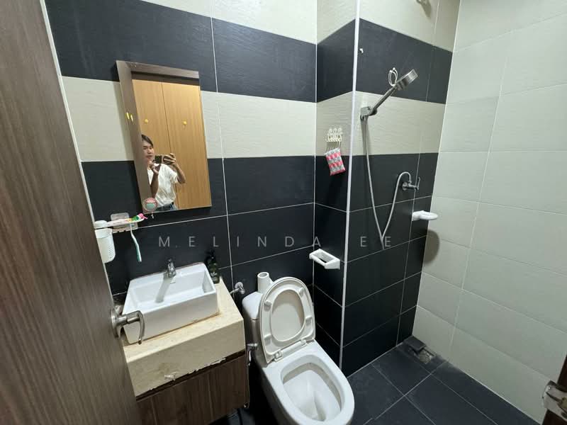 Kediaman Servis untuk Dijual di D'Secret Garden (Pangsapuri Kempas Indah) - Melinda Ee - Bathroom - PropertyGuru.com.my