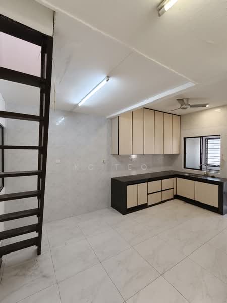 Rumah Teres 1-Tingkat untuk Disewa di Taman Johor Jaya (Johor Bahru) - Kc Teo - Kitchen - PropertyGuru.com.my