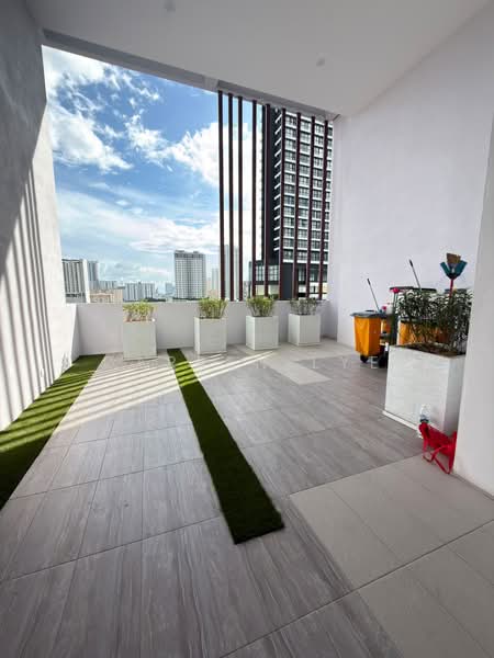 Kondominium untuk Dijual di Jelutong Central Residence - Darren Lye - Balcony - PropertyGuru.com.my