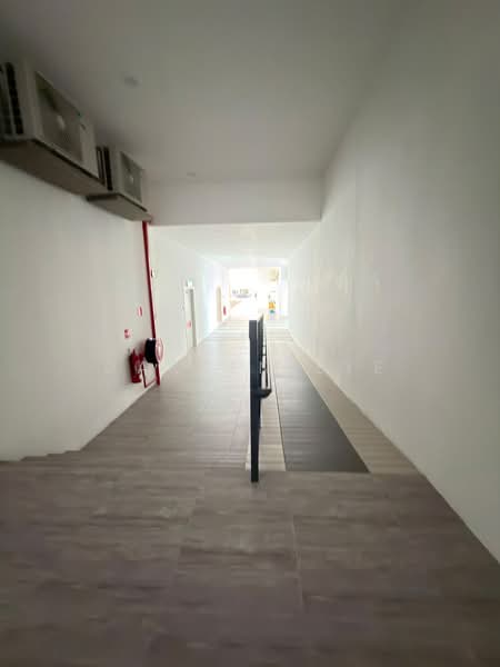 Kondominium untuk Dijual di Jelutong Central Residence - Darren Lye - Corridor - PropertyGuru.com.my