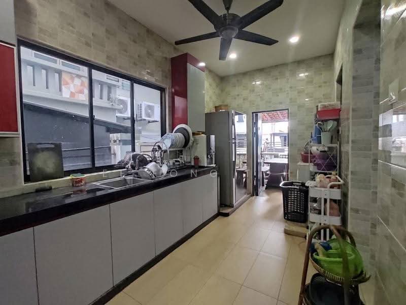 Rumah Berkembar untuk Dijual di Taman Universiti (Skudai) - Ee Fong Toh - Kitchen - PropertyGuru.com.my