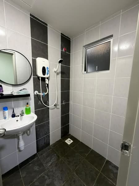 Pangsapuri untuk Disewa di Idaman BSP - Daniel Lam - Bathroom - PropertyGuru.com.my