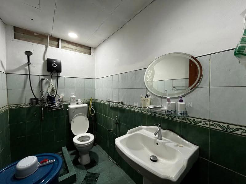 Semi-Detached House for Sale in Alor Setar (Kedah) - Abdul Muhaimin - Bathroom - PropertyGuru.com.my
