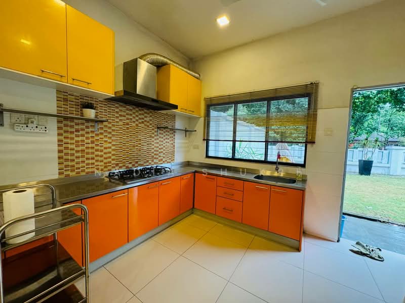 Semi-Detached House for Sale in Bukit Jelutong (Shah Alam) - Nadia Shukri - Kitchen - PropertyGuru.com.my
