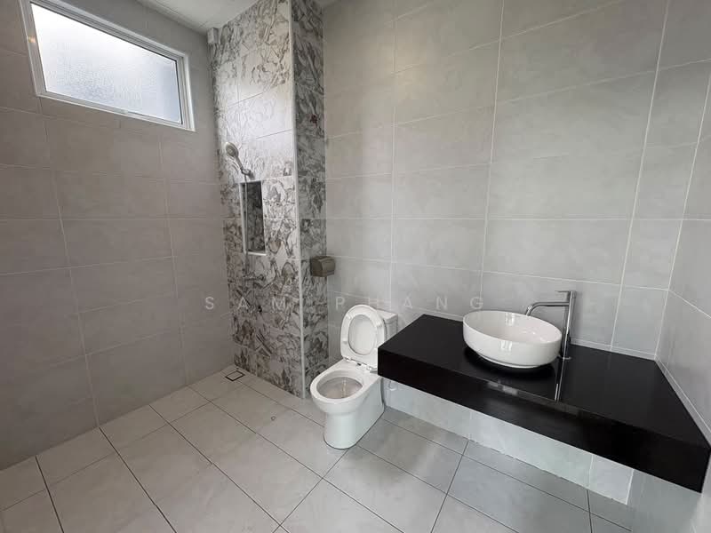 2-storey Terraced House for Rent in Johor Bahru (Johor) - Sam Phang - Bathroom - PropertyGuru.com.my
