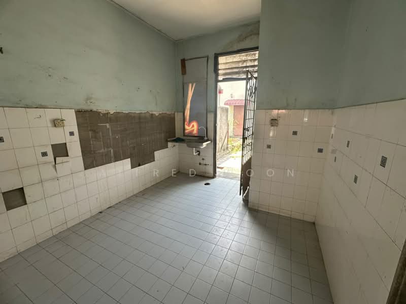 Rumah Teres 2-Tingkat untuk Dijual di Taman Wawasan (Puchong) - Alfred Woon - Kitchen - PropertyGuru.com.my