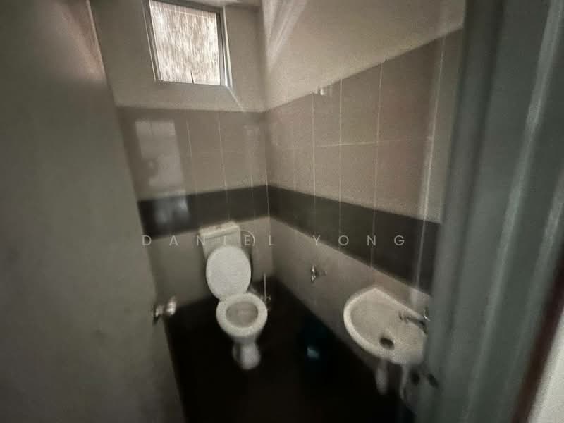 Cluster Factory for Rent in Taman Lagenda Putra (Kulai) - Daniel Yong - Bathroom - PropertyGuru.com.my
