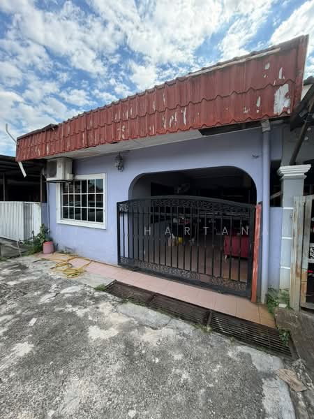 Rumah Teres 1-Tingkat untuk Dijual di Pekan Meru (Kapar) - Sariza Hartanah - Exterior - PropertyGuru.com.my