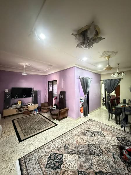 Rumah Teres 1-Tingkat untuk Dijual di Pekan Meru (Kapar) - Sariza Hartanah - Living Room - PropertyGuru.com.my