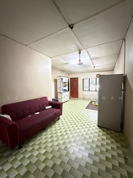 Rumah Teres 1-Tingkat untuk Dijual di Pekan Meru (Kapar) - Sariza Hartanah - Living Room - PropertyGuru.com.my