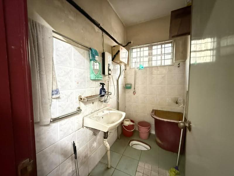 Rumah Bandar untuk Dijual di Pandan Indah (Ampang) - Wai Kuen Leong - Bathroom - PropertyGuru.com.my
