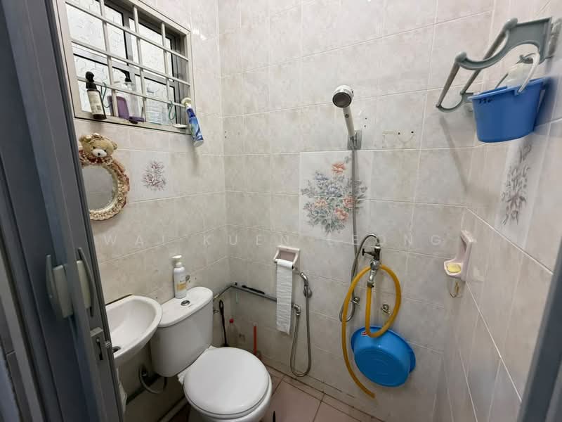 Rumah Bandar untuk Dijual di Pandan Indah (Ampang) - Wai Kuen Leong - Bathroom - PropertyGuru.com.my