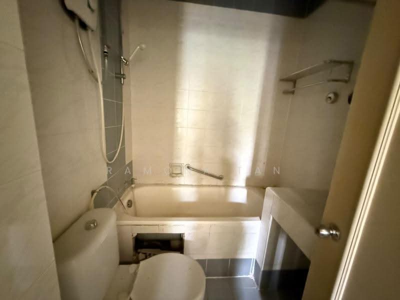 Pangsapuri untuk Dijual di Costa Mahkota - Ramona Tan - Bathroom - PropertyGuru.com.my