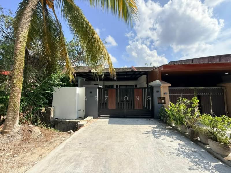 1-storey Terraced House for Sale in Bandar Seri Alam (Masai) - Jasz Ong - Exterior - PropertyGuru.com.my