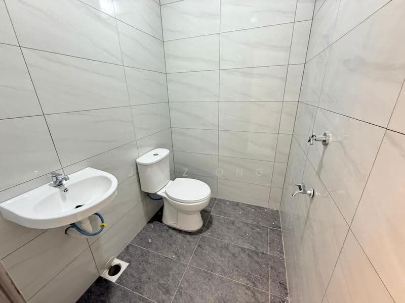1-storey Terraced House for Sale in Bandar Seri Alam (Masai) - Jasz Ong - Bathroom - PropertyGuru.com.my