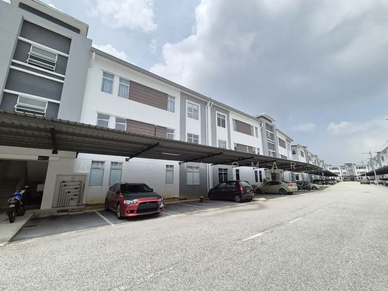 Townhouse for Sale in Sungai Buloh (Selangor) - Nur Alia Omar - Exterior - PropertyGuru.com.my